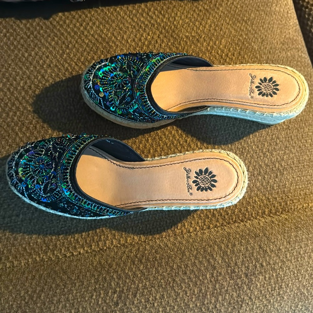 New slipon sandals Size 8 Womens